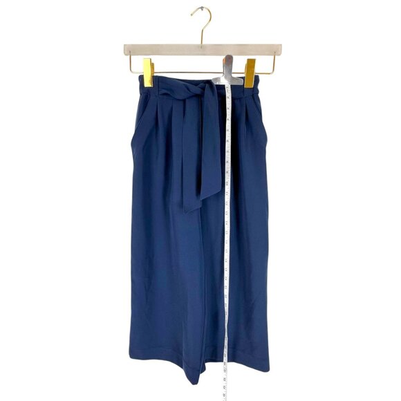 Lululemon | 2 | Noir Crop Pant | True Navy | Minimalist | Athleisure | Casual - Picture 14 of 16